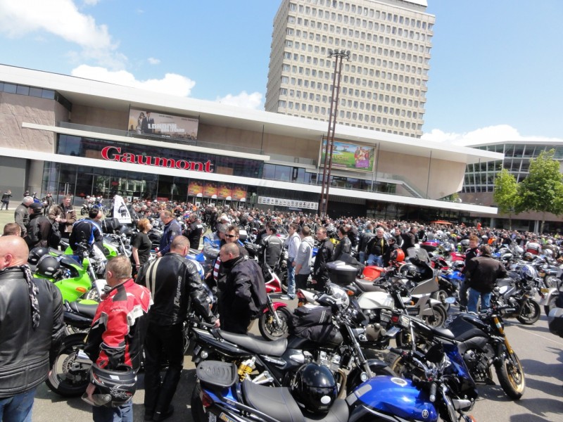 Du monde à la manif de Rennes le 18 juin