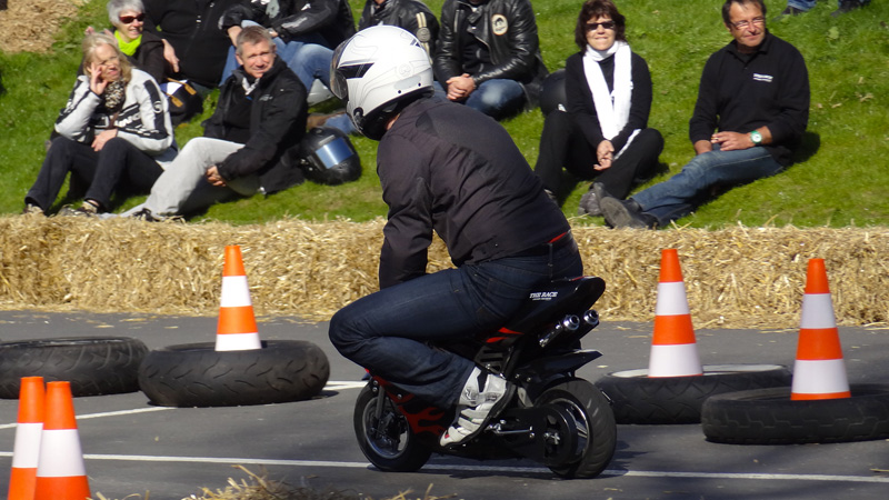 Motards Rennais sur des Pandera (mini moto)