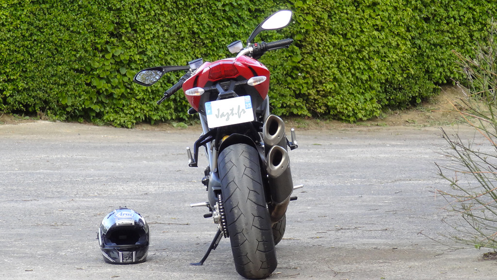 Ducati Streetfighter : moto sportive Italiennje