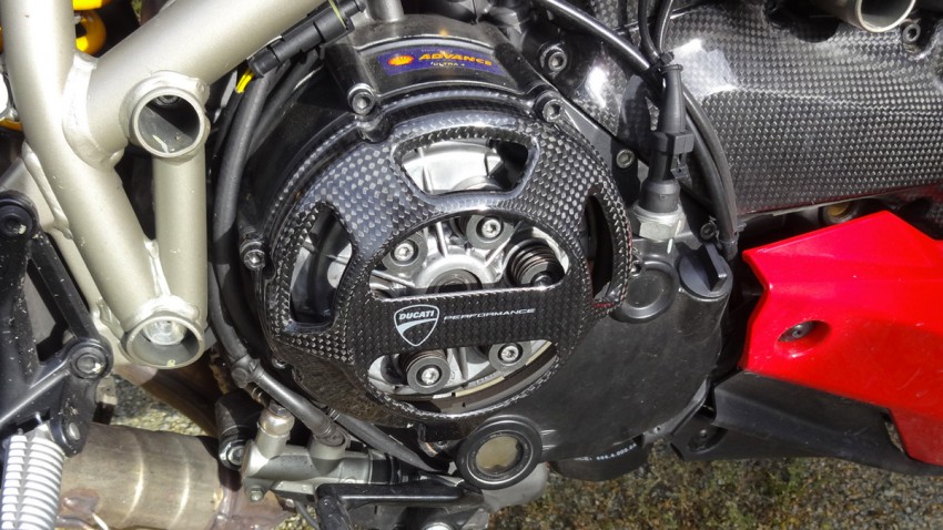 Cloche d'embrayage en carbone Ducati Performance