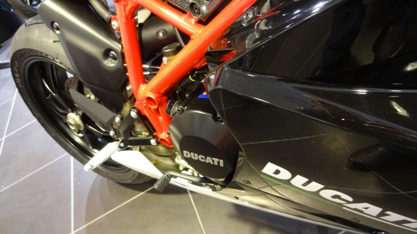 du carbone sur le 848 Ducati