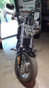 Fat Bob noir Rennes Harley Davidson