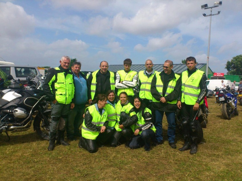 CASIM Haute Bretagne en gilet jaune fluo