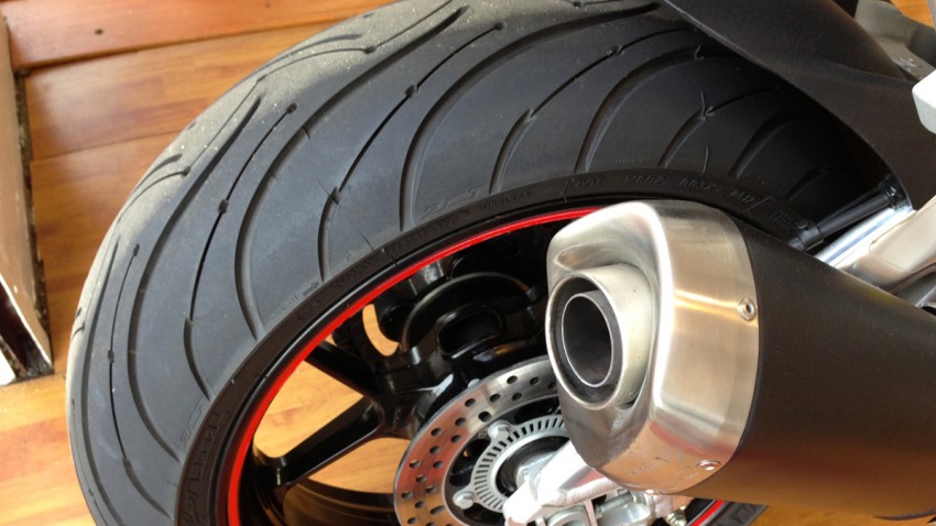 Michelin PR3 sur un RSV 4 APRC