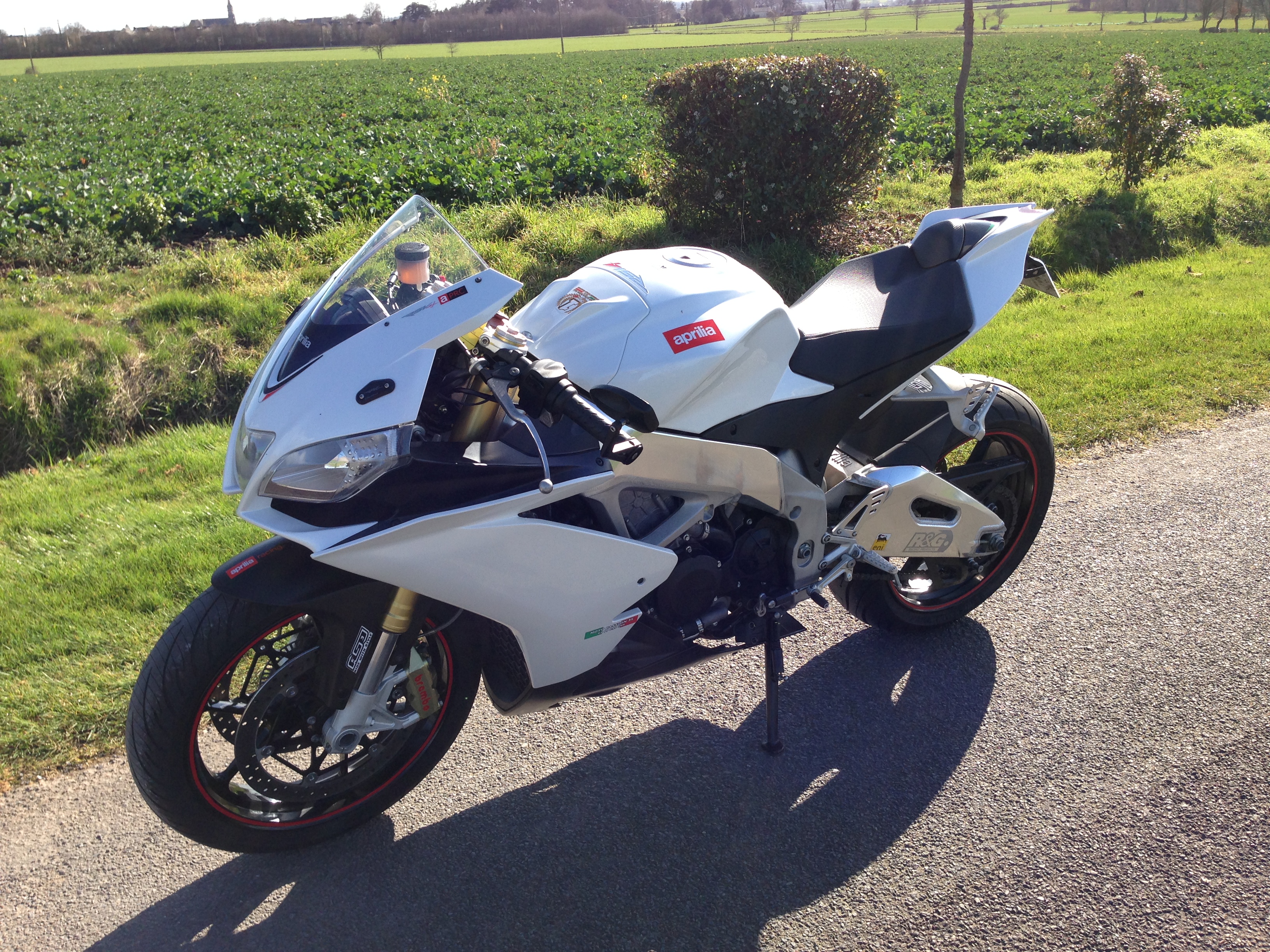 Aprilia RSV 4 : moto passion 35 à Rennes