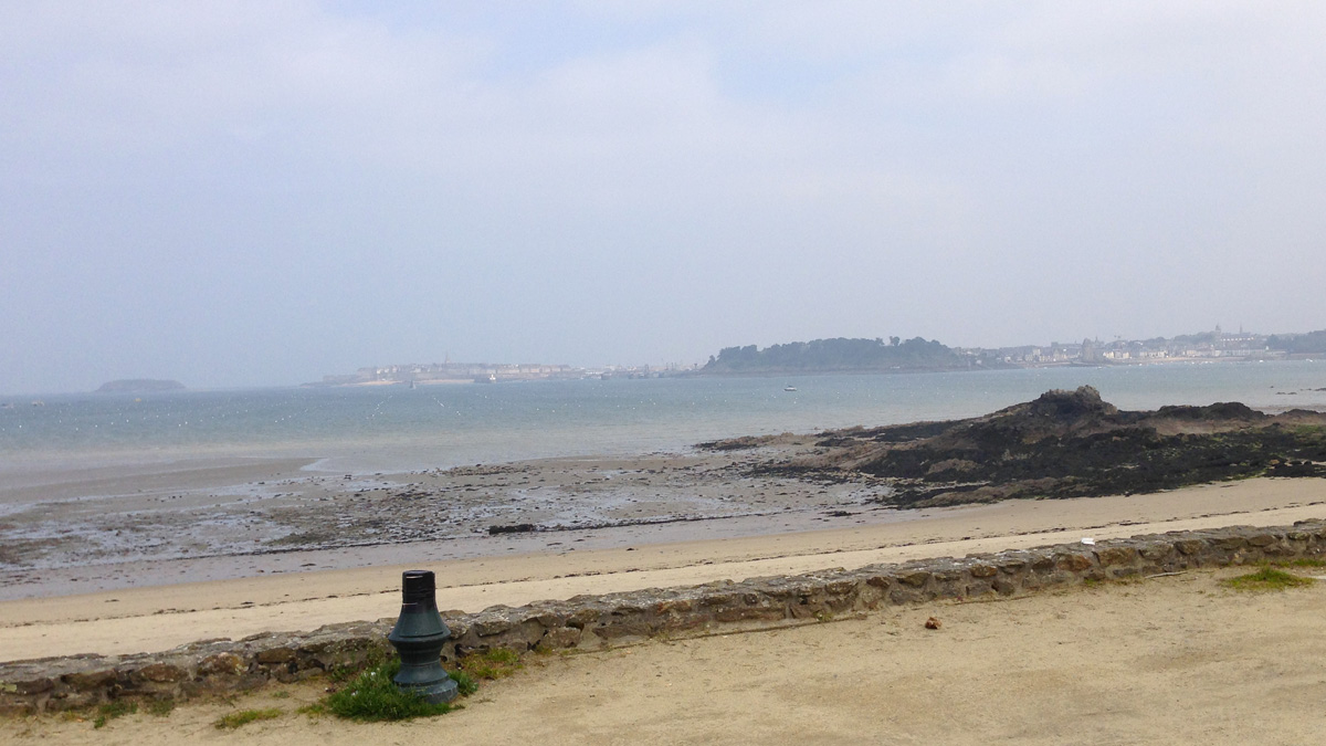 Dinard : vue mer vers Saint-Malo