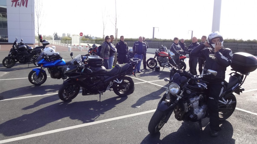 rendez-vous dimanche matin motard rennais