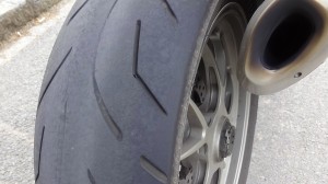 Bridgestones S20 ruiné sur un Ducati 1098 S Streetfighter