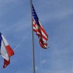 soldat sous les drapeaux Français et Américain