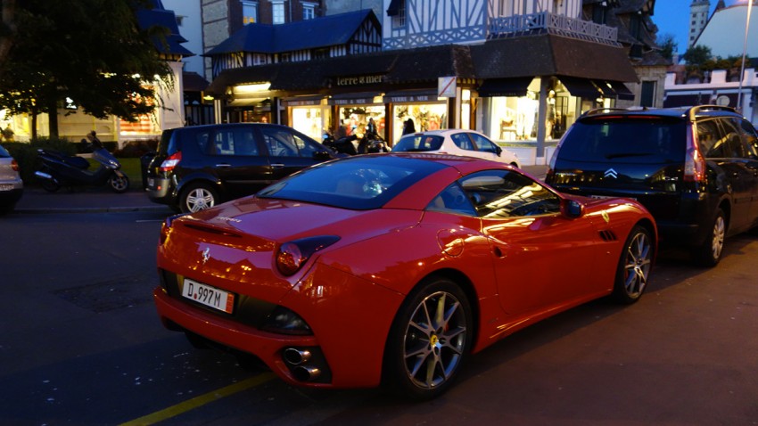 Ferrari California à Deauville (Normandie)