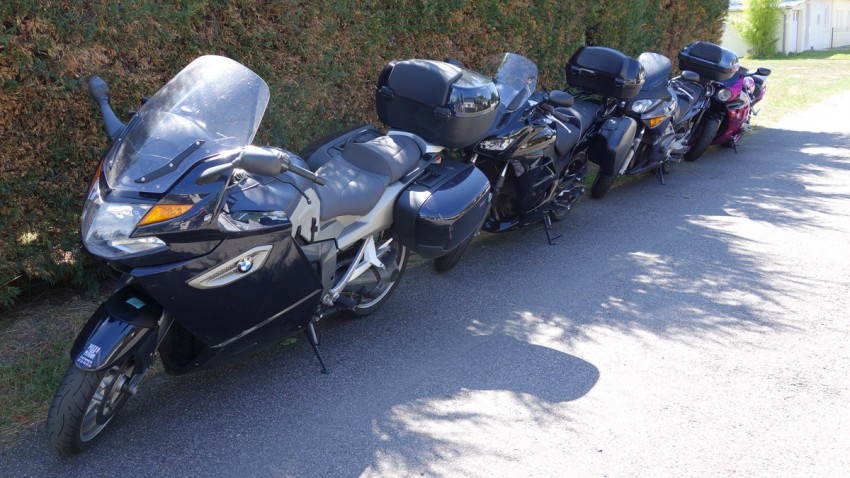 motos à l'ombre des motards Rennais