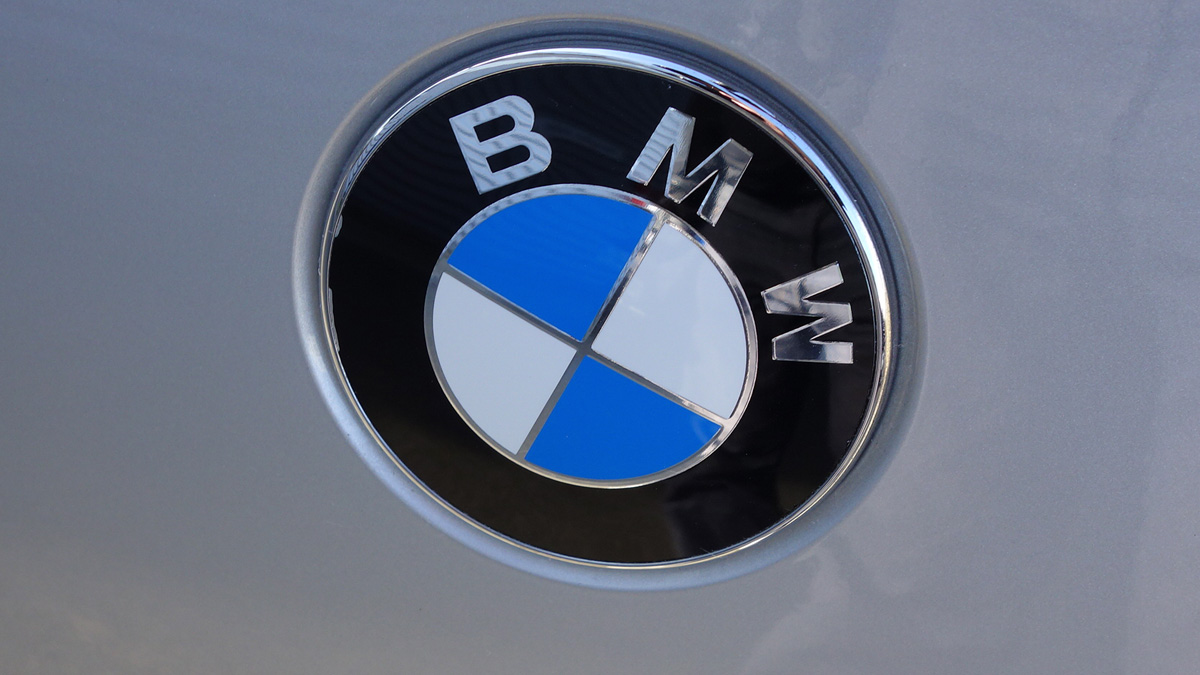 logo BMW moto et automobile Huchet Rennes Saint-Grégoire