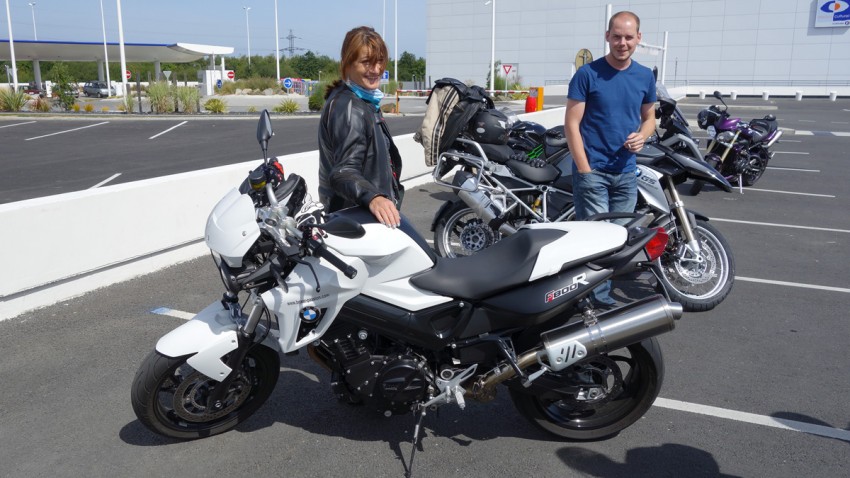 Magdalena et son F800R ainsi que Guillaume et son R1200GS