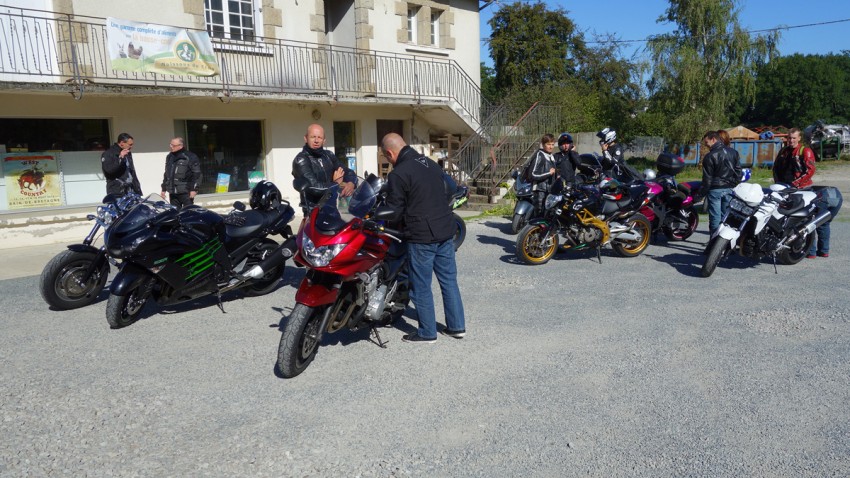 bain de bretagne : arrêt moto pour les motards rennais