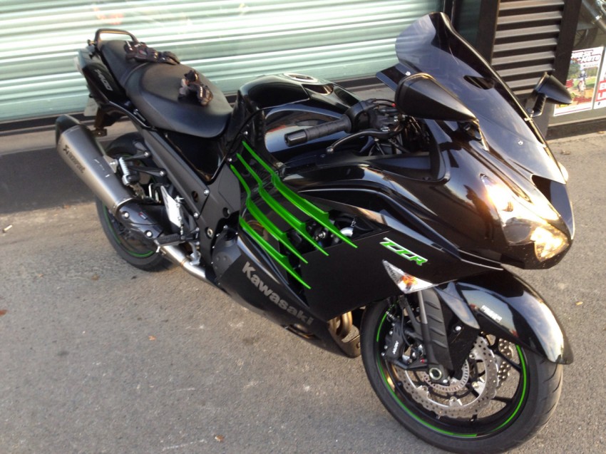 Kawasaki ZZR 2013 black and Green Monster
