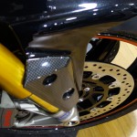 garde boue carbone sur le Speed Triple 1050 R