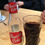 Du Breizh cola dans un verre Pepsi