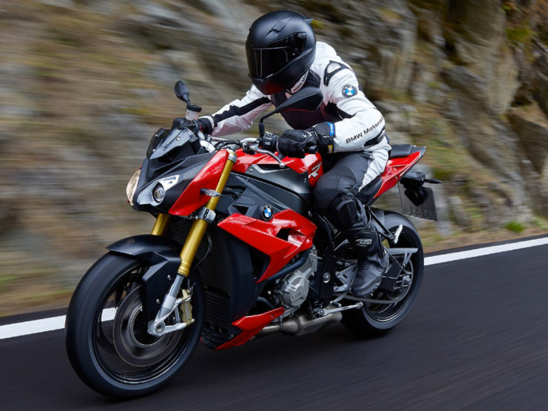 moto BMW Rennes S1000R 2014 rouge