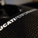 Ducati Performance : tour de clé carbone Streetfighter