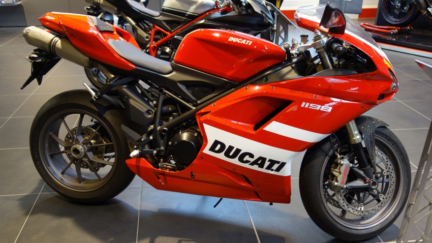 Ducati moto et accessoire à Nantes : concession moto italienne