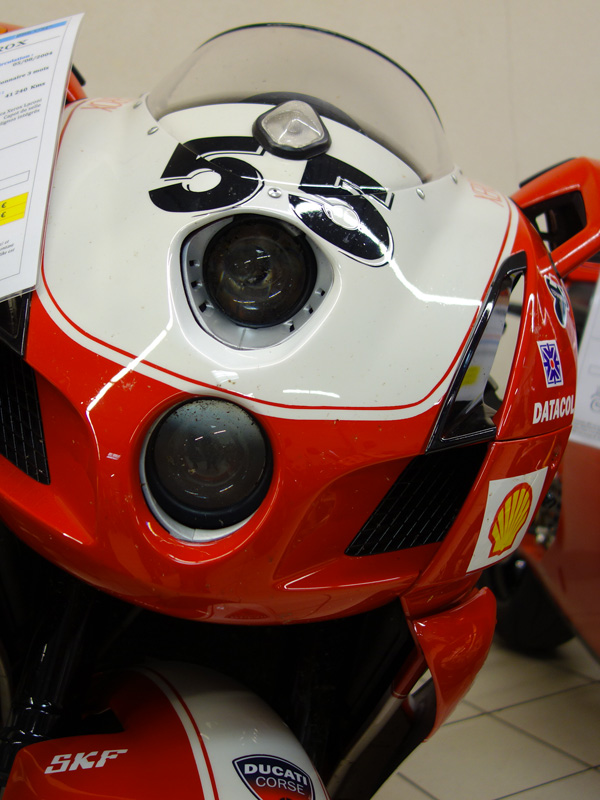 Ducati 999 R au Store de la Roche sur Yon