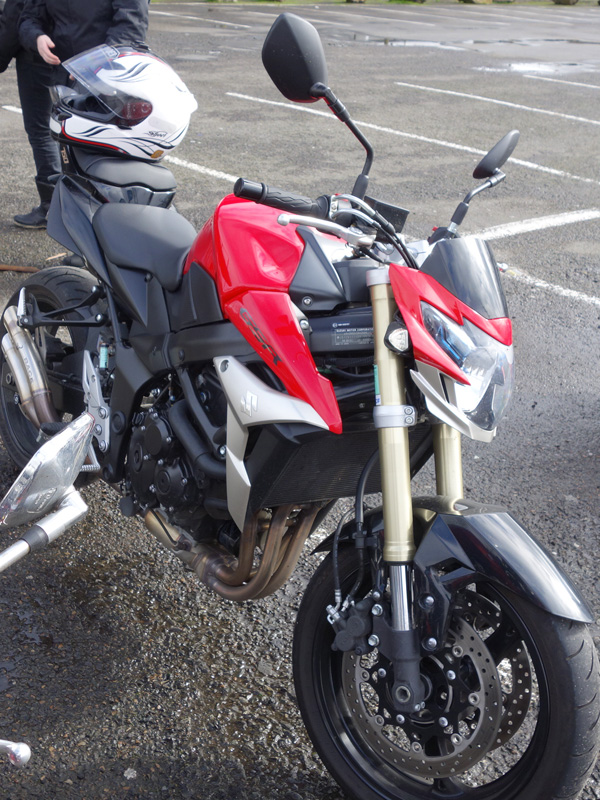 Suzuki GSR 750 d'un motard Rennais