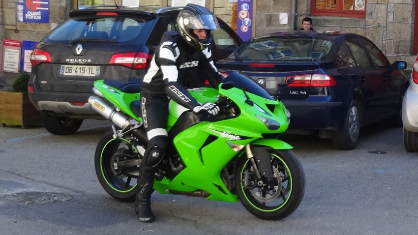 Thony sur son ZX10R