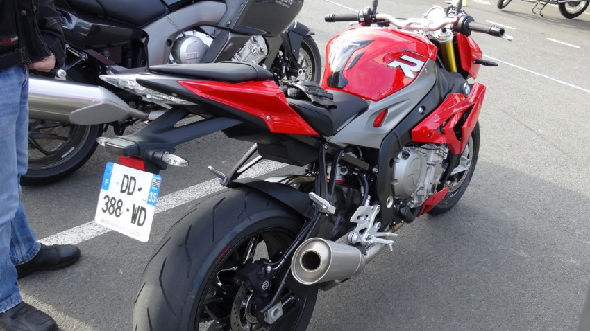 S1000R : le roadster sportif chez BMW