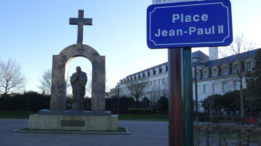 Place Jean-Paul 2 à Ploëmel