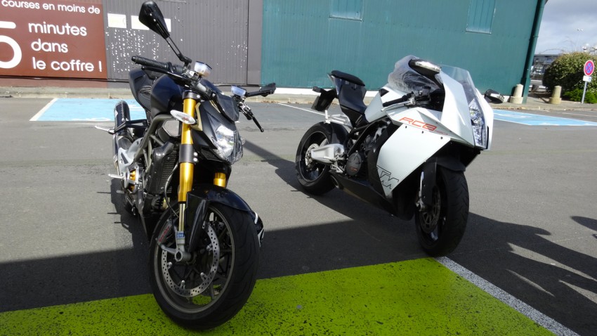 KTM RC8 blanche et noire