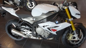 moto S1000R bmw boxer passion Rennes en blanc