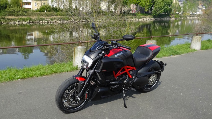 city bike Laval : Le Ducati Store en Mayenne