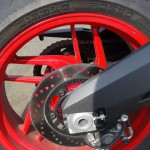 jante rouge sur une Ducati