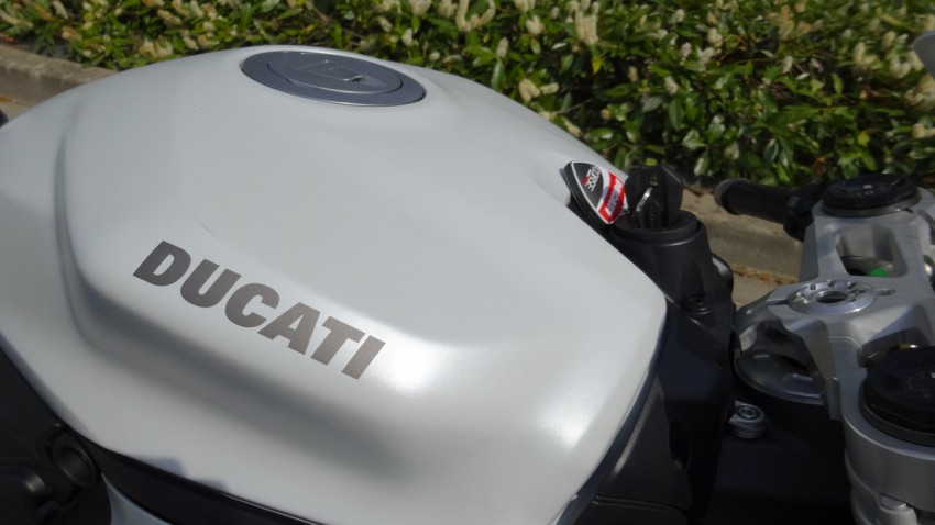 réservoir Ducati 899