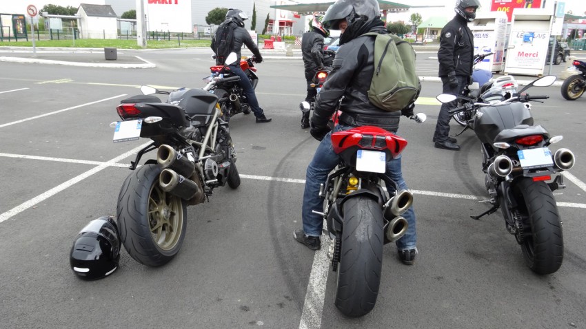 2 Streetfighters 1098 S au départ de la balade moto de Rennes pour Saint-Malo