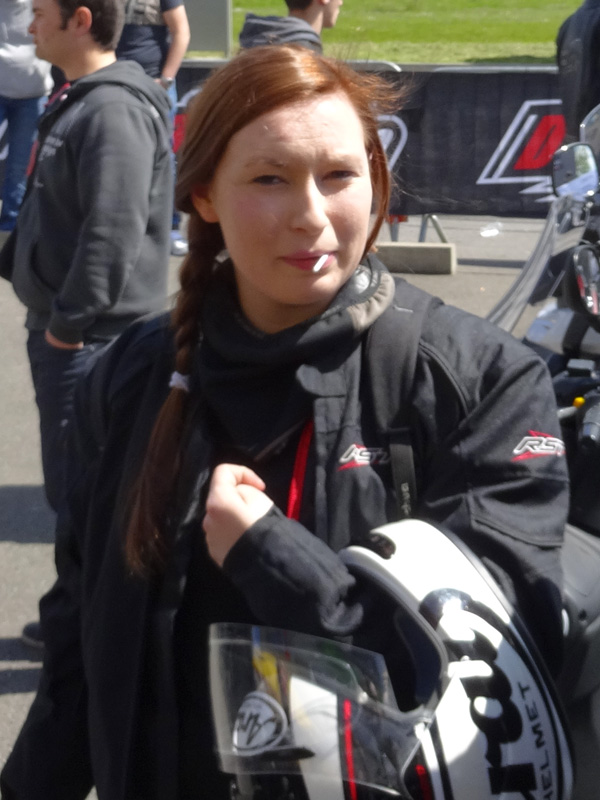 Laura, future motarde en Ducati