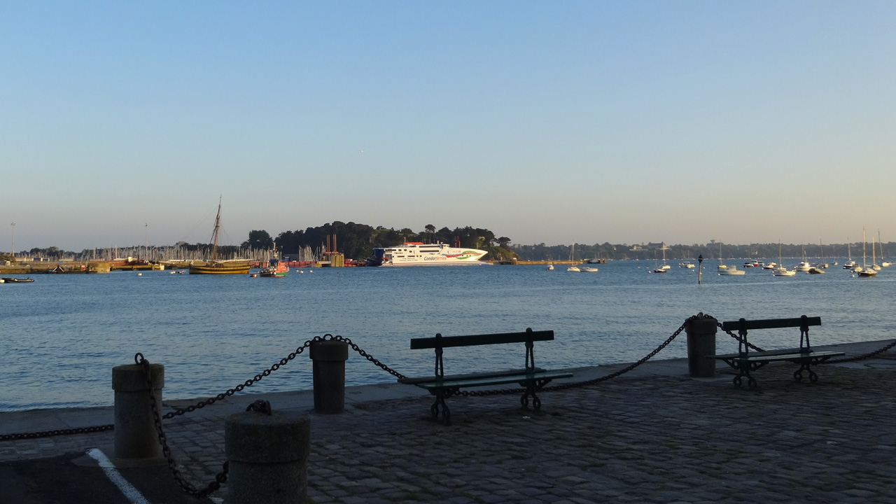 vue mer Saint-Malo depuis les remparts