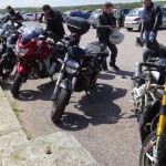 moto sur le parking du Cap Fréhel