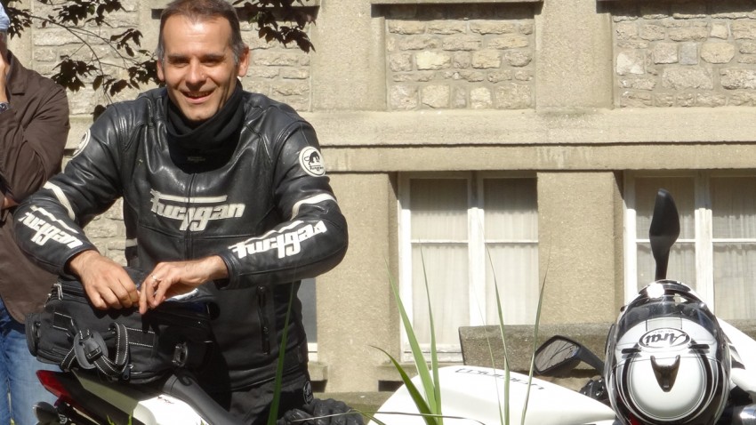Jean-claude, motard Rennais heureux