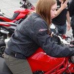 Laura sur une Ducati à Laval