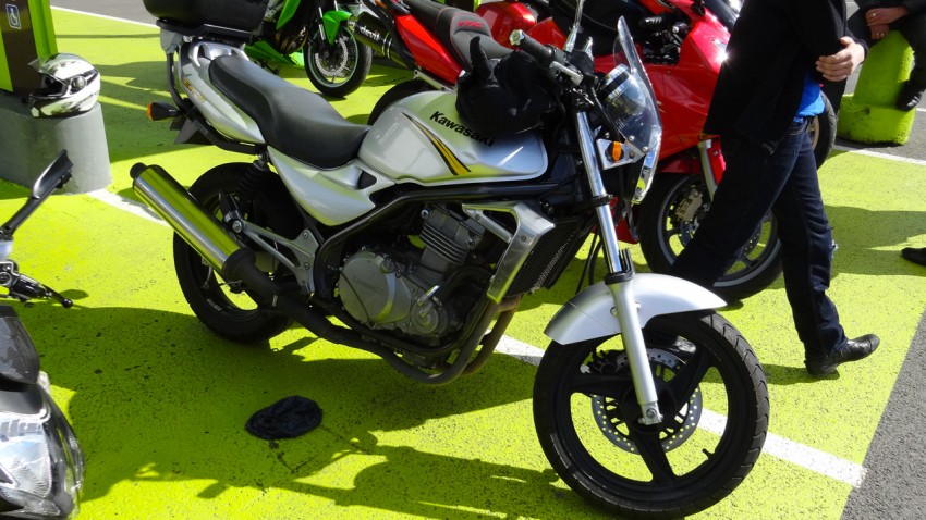 Kawasaki ER5 : moto idéale pour commencer