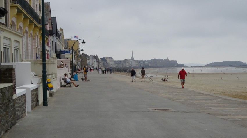 saint-malo, la digue de rochebonne