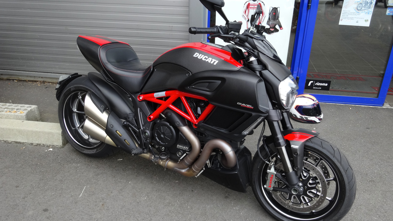 essai moto Ducati Diavel à Laval