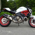 Moto Ducati Monster 821 à Laval