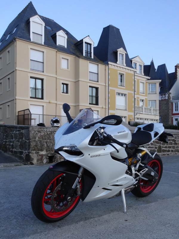 899 Ducati à Saint-Malo