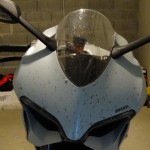 moustique sur le Ducati 899 blanche