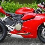Ducati rouge de course