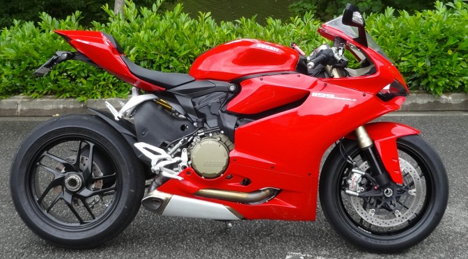 Ducati rouge de course