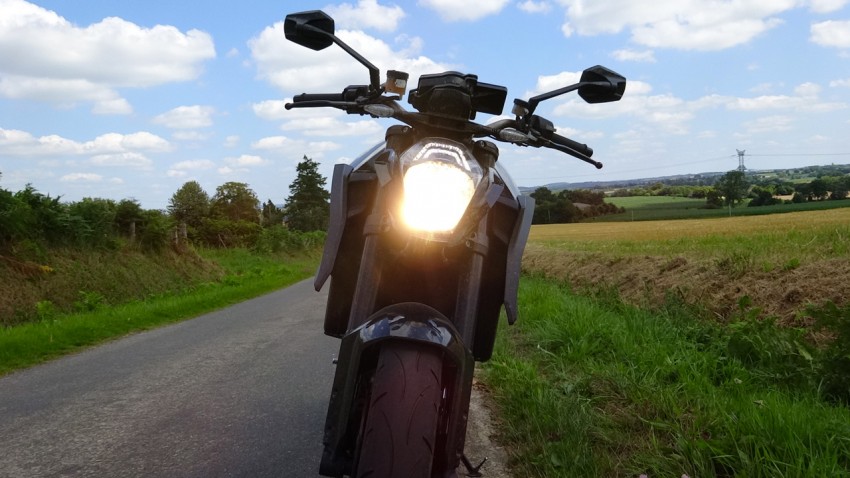 feu à LED sur le KTM 1290 R