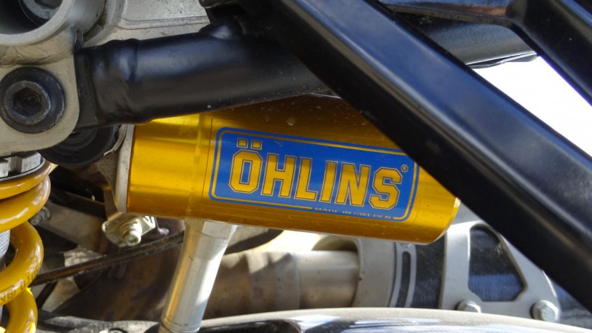 suspension ohlins à l'arrière du Streetfighter